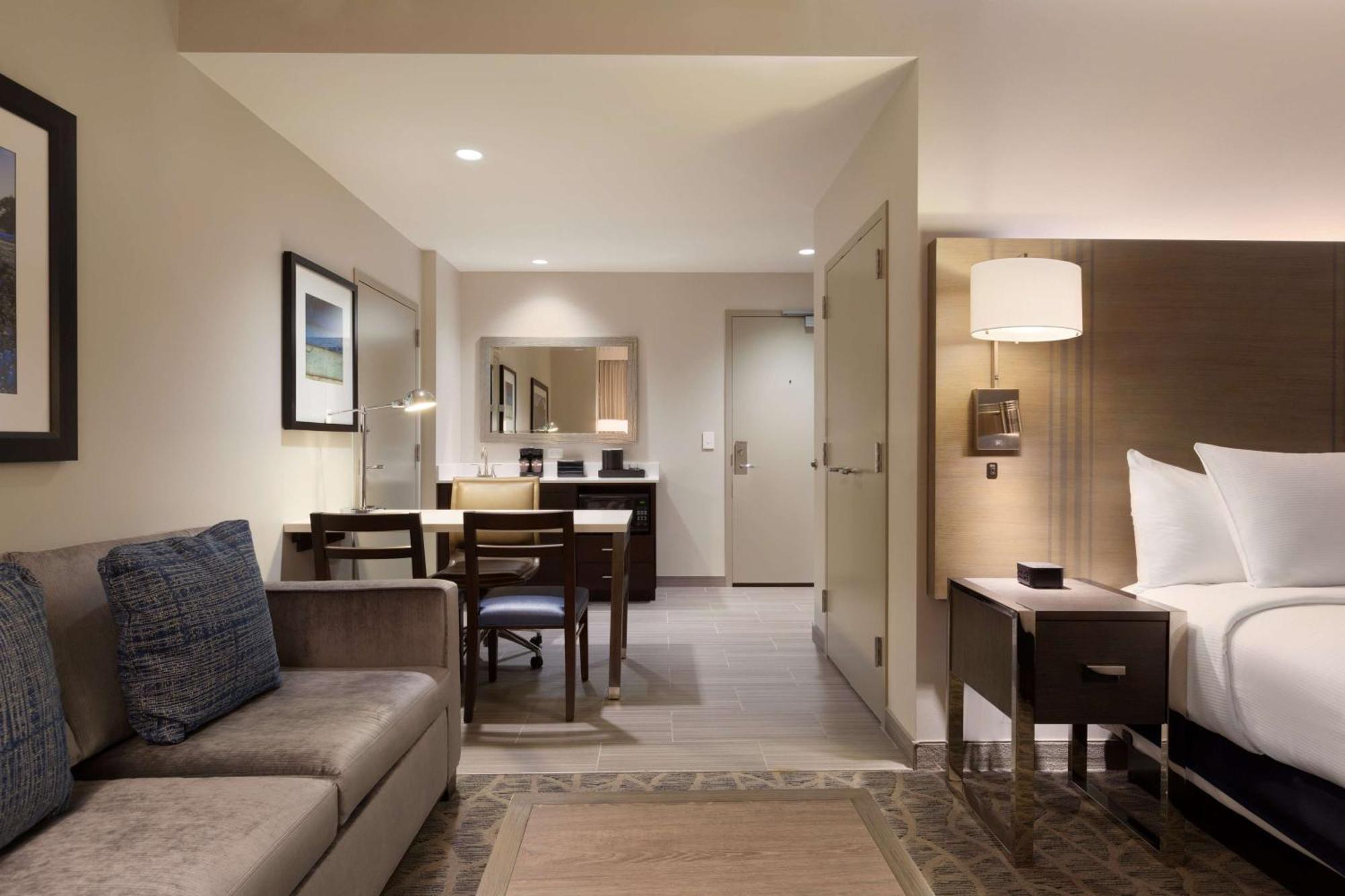 Embassy Suites By Hilton The Woodlands Eksteriør billede