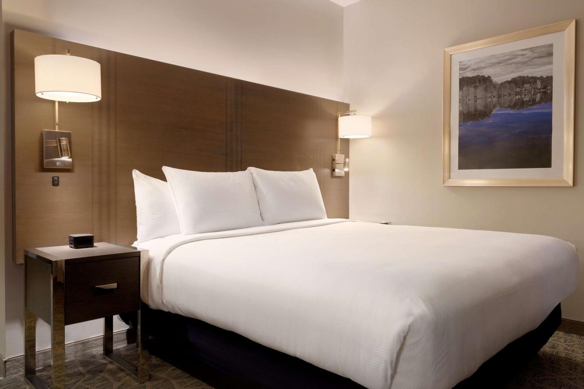 Embassy Suites By Hilton The Woodlands Eksteriør billede